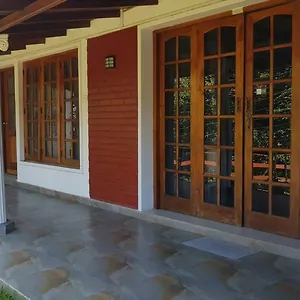  Проживание в семье No.11 Uptown Econostay Шри-Ланка